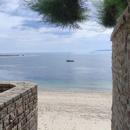 קונקרנו Chez Louisette Centre Ville Et Plages A Pied! מראה חיצוני תמונה